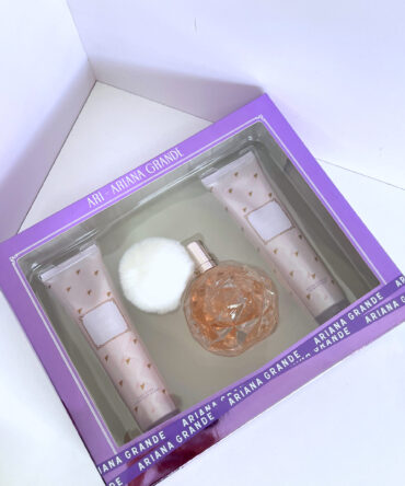 Set Ari by Ariana Grande