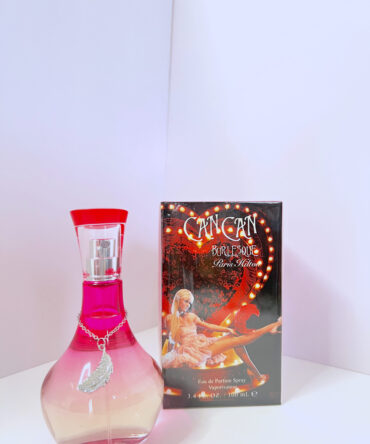 Can Can Burlesque de Paris Hilton