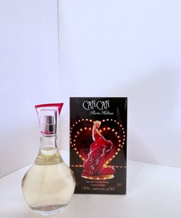 Can Can de Paris Hilton