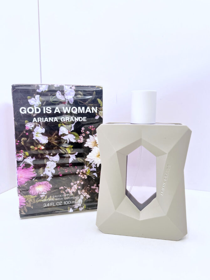 God is a Woman de Ariana Grande