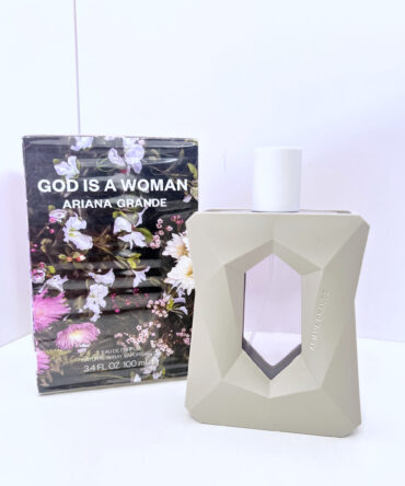 God is a Woman de Ariana Grande