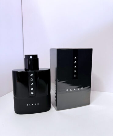 Luna Rosa Black de Prada