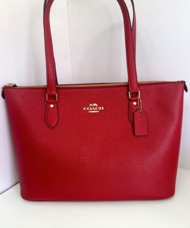 Cartera Coach Gallery