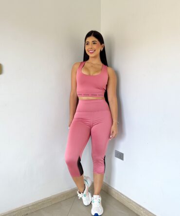 Conjunto Guess Cod 32 Rosa